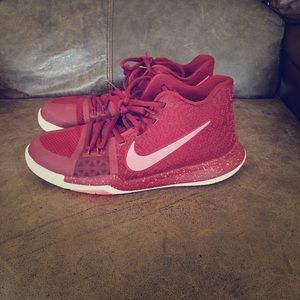 Nike kyrie irving shoes